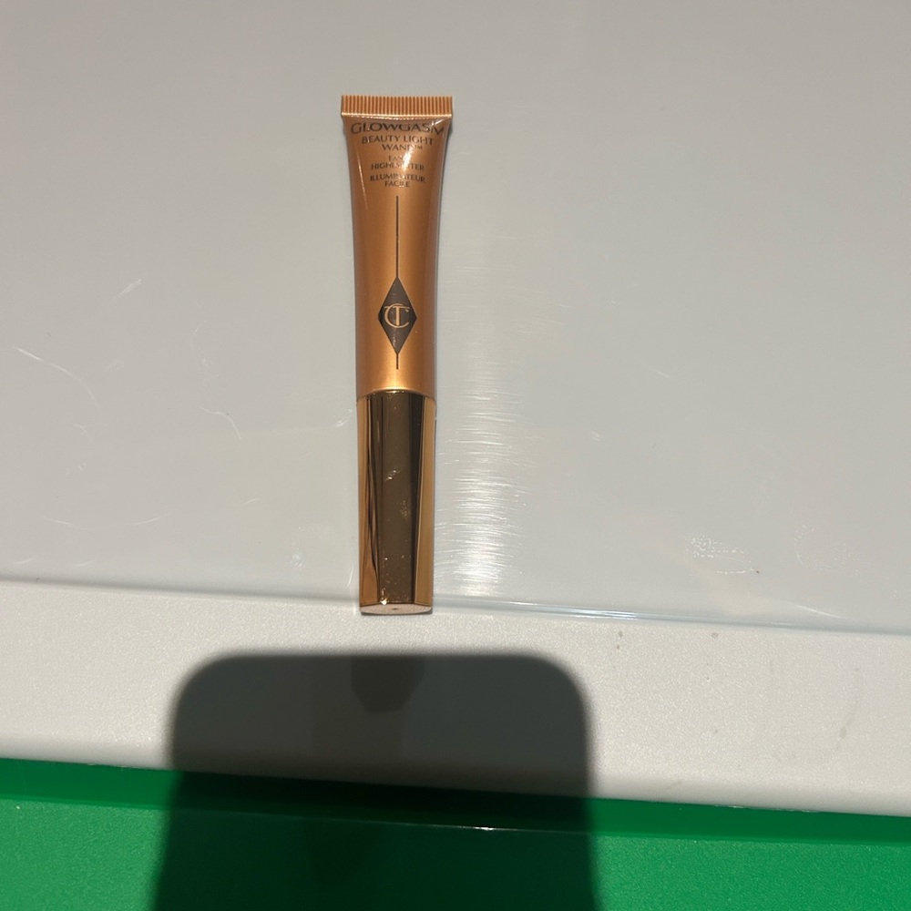 Charlotte Tilbury Goldgasm Highlight Stick - Picture 3 of 4